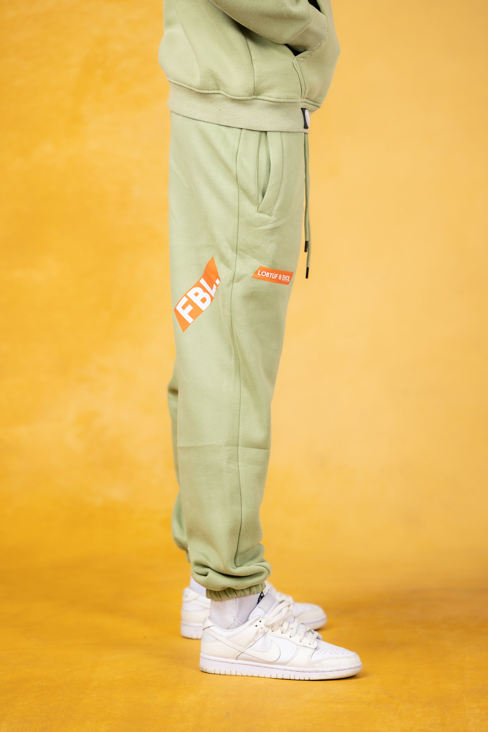 Pantalones deportivos de matcha FBL