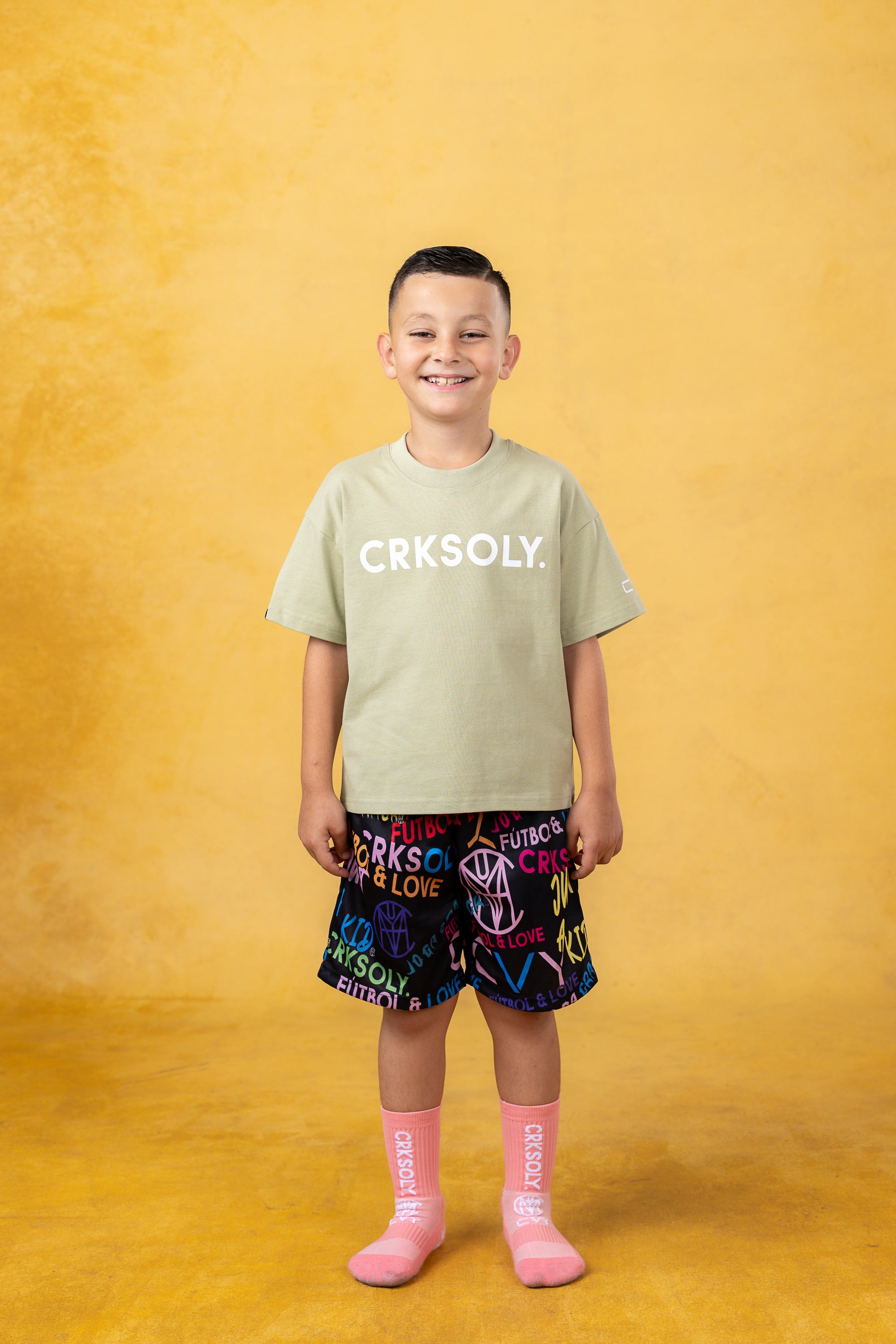 CRKSOLY. Camiseta juvenil verde oliva de estilo urbano