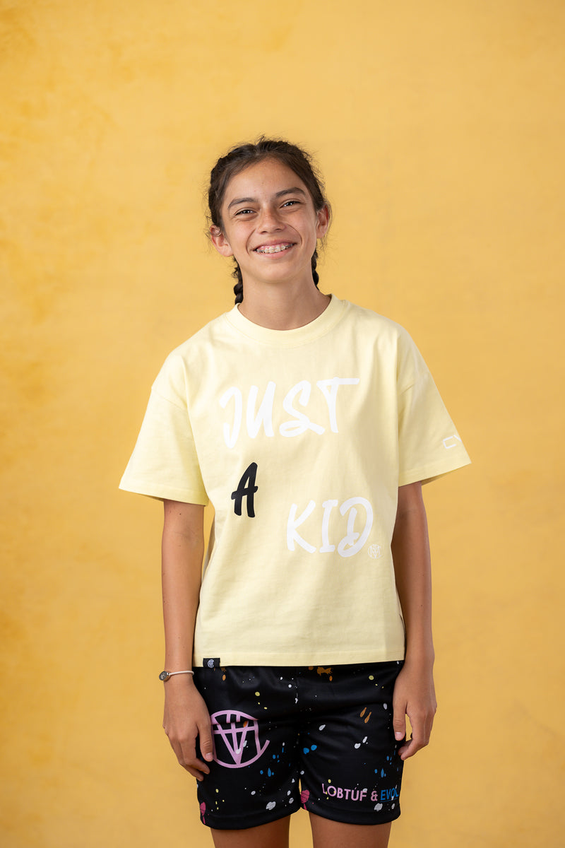 Camiseta juvenil amarilla de estilo urbano Just A Kid