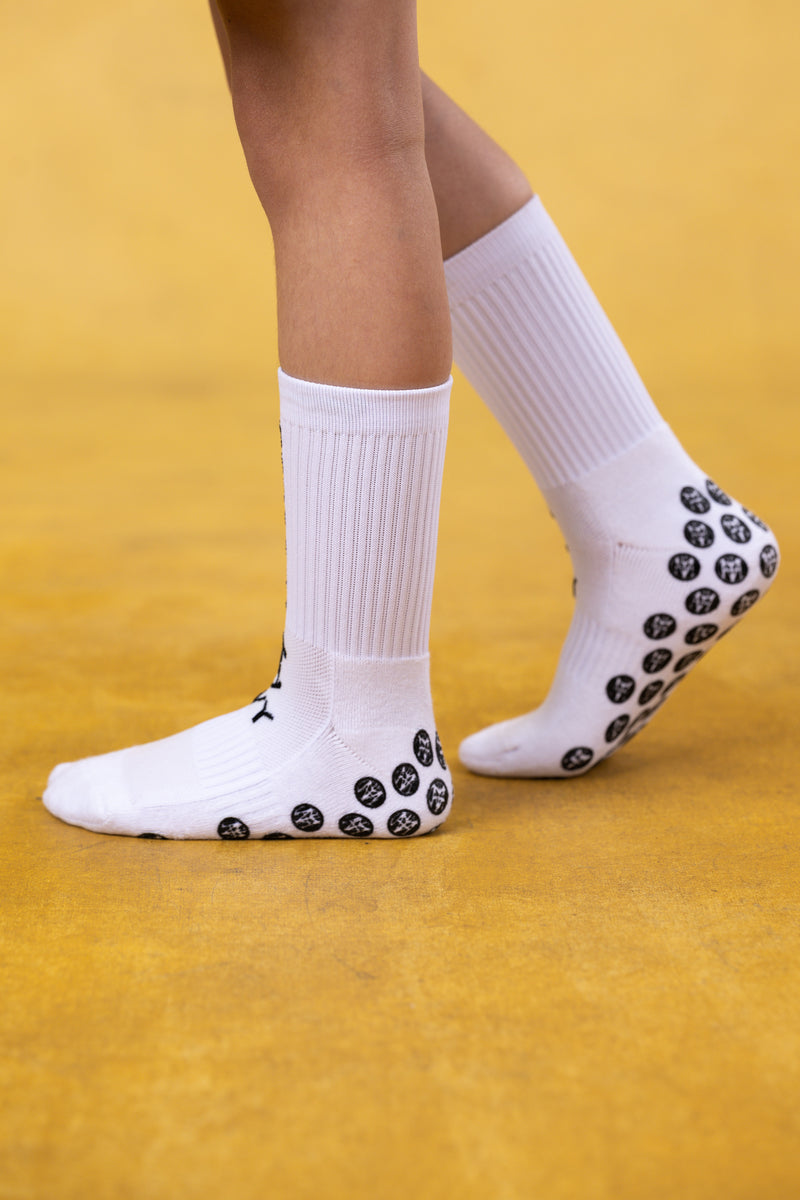 CRKSOLY. Luxury Performance White Training Grip Socks – CVYLA