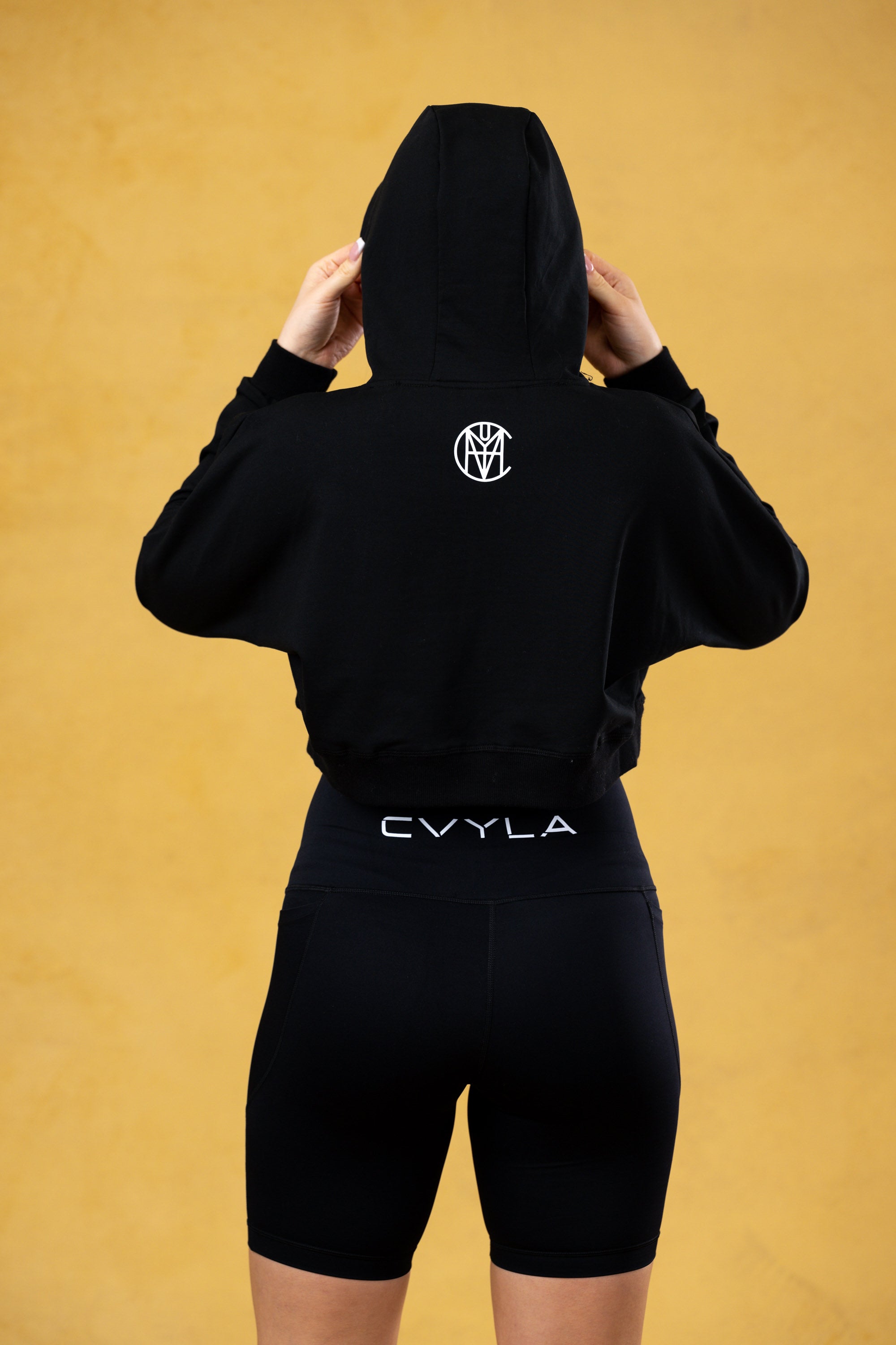 CVYLA Black Drop Shoulder Crop Pullover