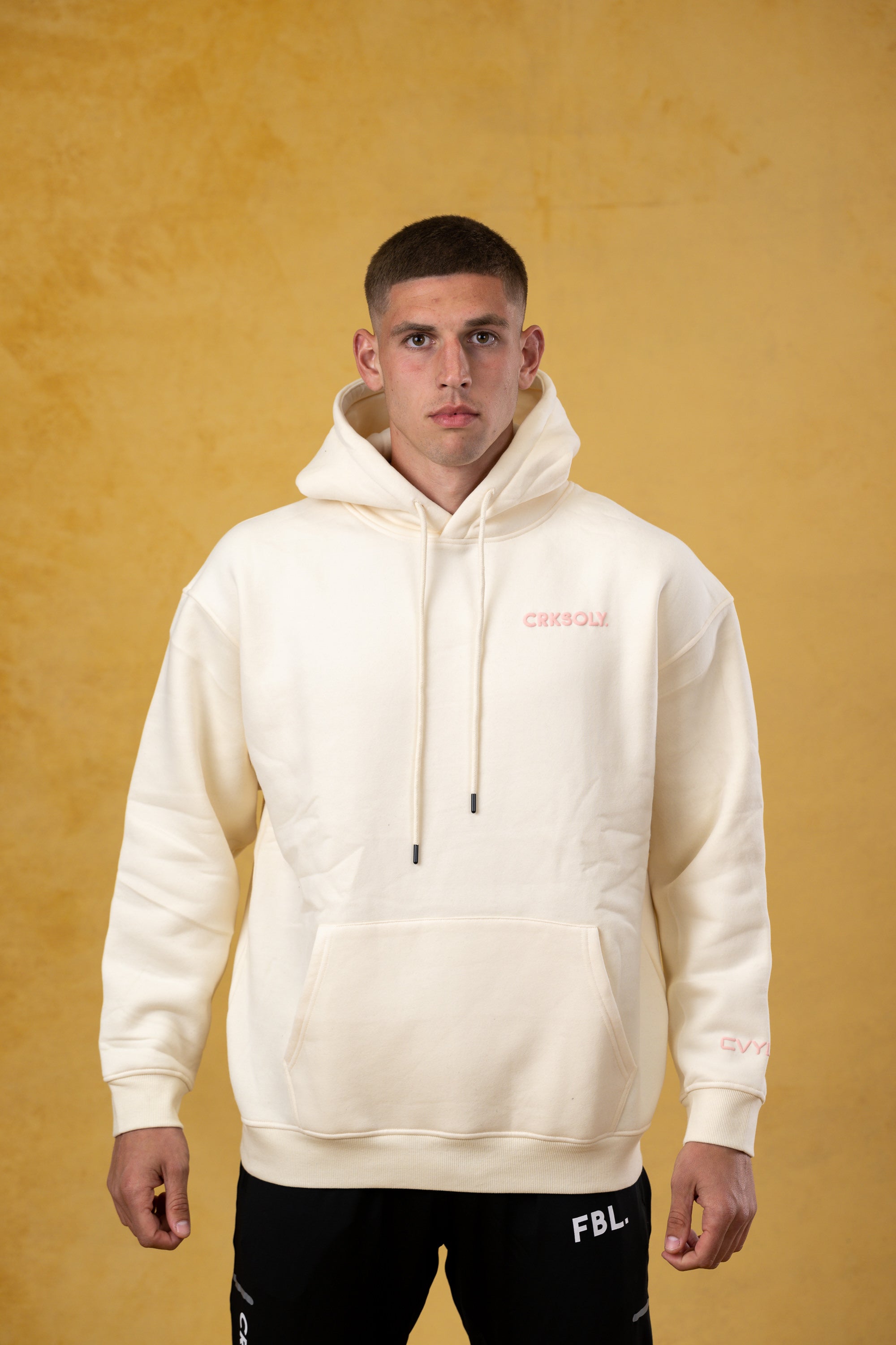 CRKSOLY. Sudadera con capucha color crema para hombre OFW